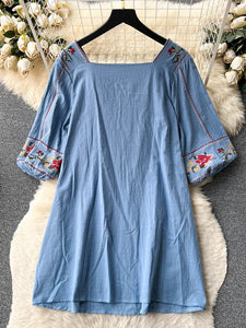 Women Retro Square Neck Embroidered Loose Dress