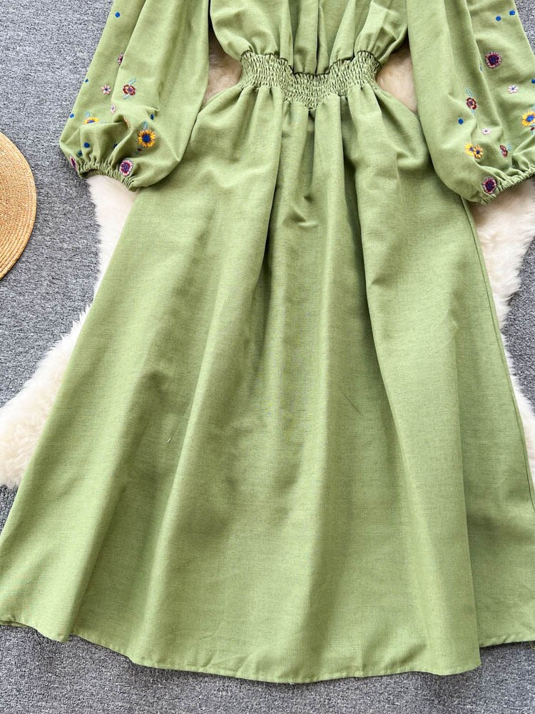 Women Vintage Embroidered Lantern Sleeves Long Dress
