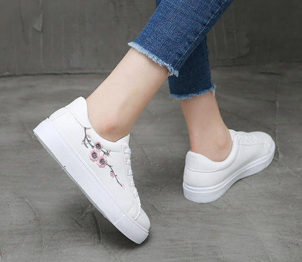 Women Embroidery Vulcanized Sneakers Shoes