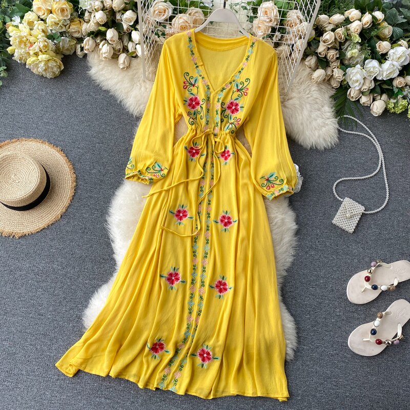 Women Retro Embroidered V-neck Lantern Sleeve Dress