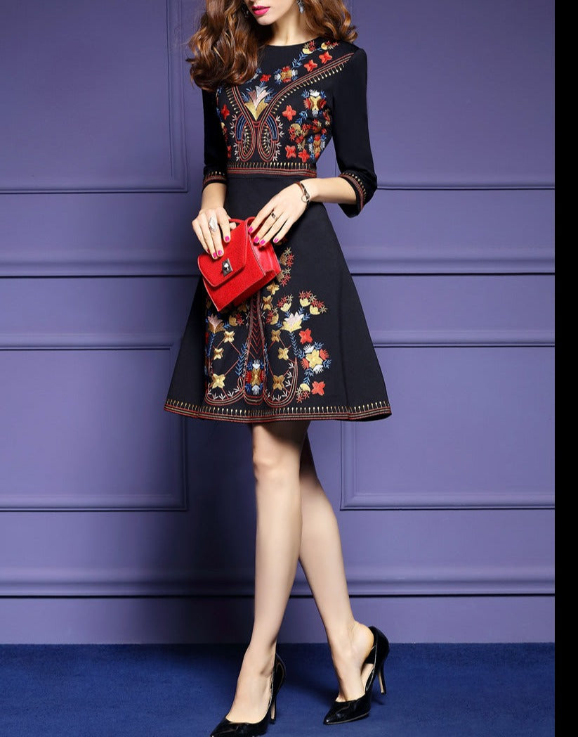 Women Embroidery Vintage Celebrity-inspired Robe Cocktail Dress