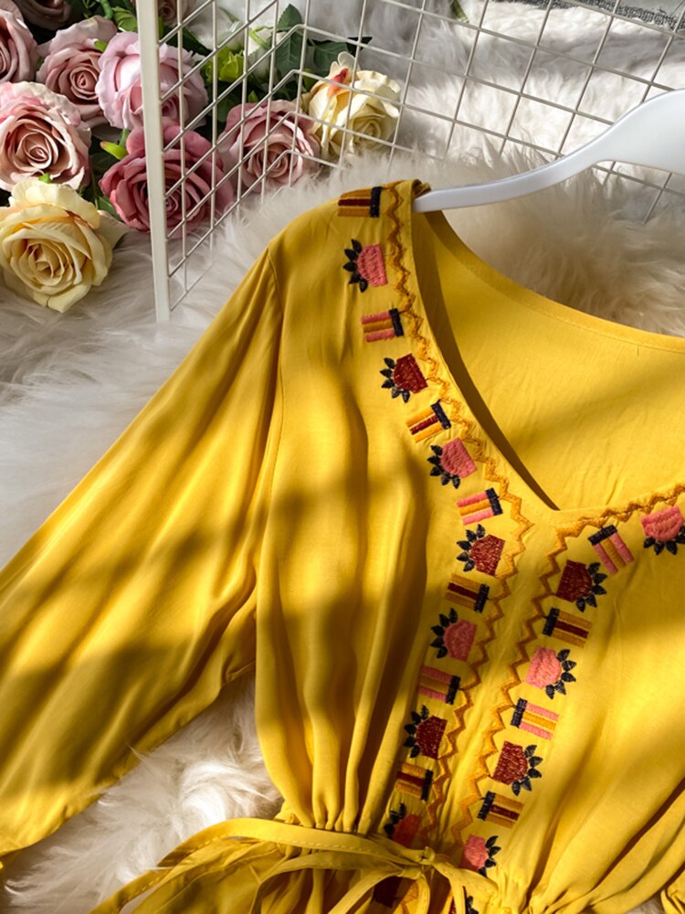 Women Bohemian Ethnic Retro Embroidered Dress