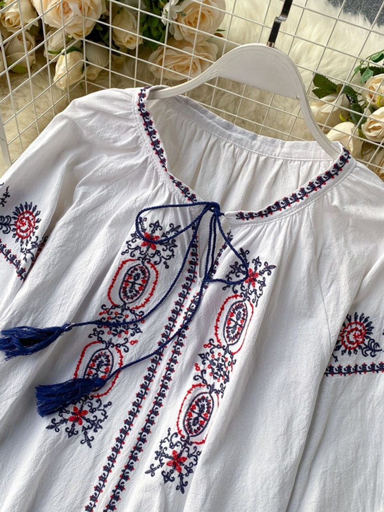 Women Retro Embroidery Tassel Lace Puff Sleeve Blouse