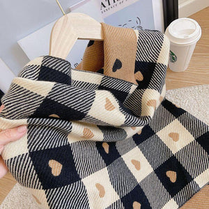 Women Cashmere Knitted Heart-pattern Plaid Scarf