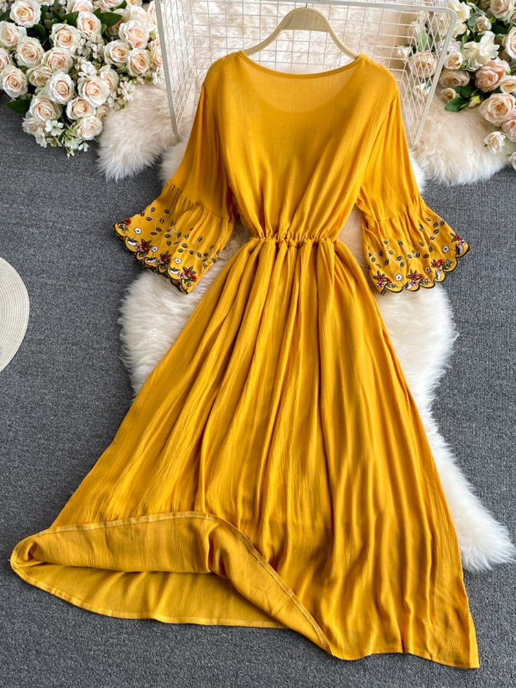 Women Embroidered Bohemian Ethnic Style Cotton Linen Dress