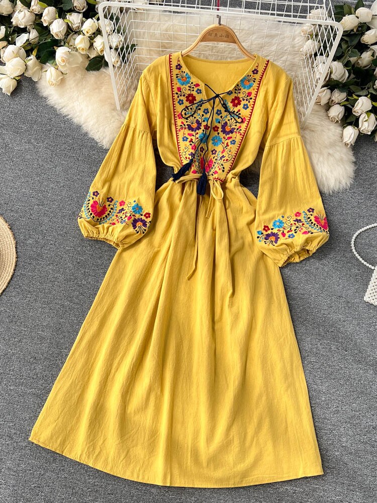 Women Retro Embroidered Slim Lantern Sleeves Dress