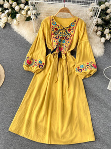 Women Retro Embroidered Slim Lantern Sleeves Dress