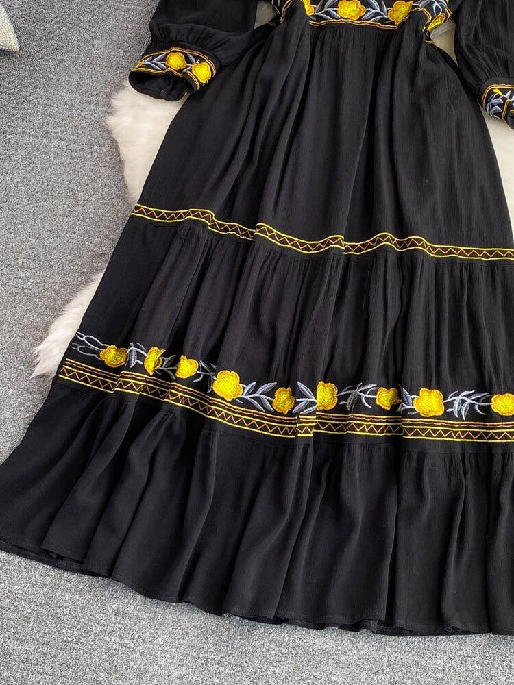 Women Bohemian Retro Embroidery Dress