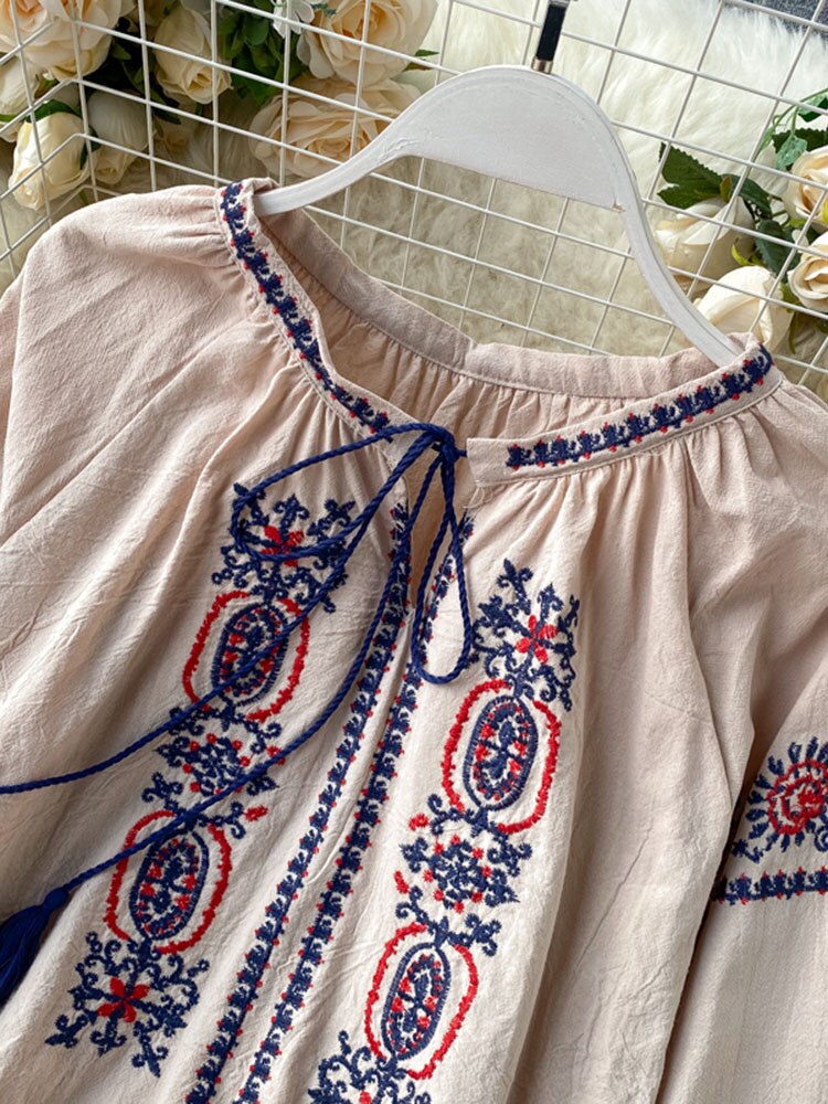 Women Retro Embroidery Tassel Lace Puff Sleeve Blouse