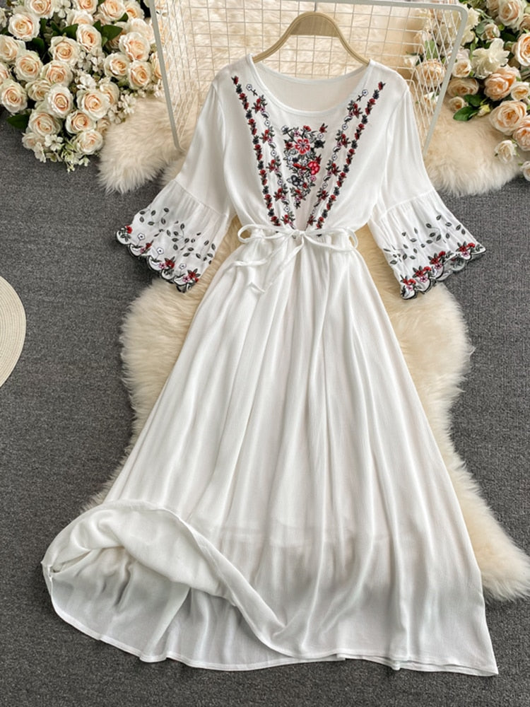 Women Embroidered Bohemian Ethnic Style Cotton Linen Dress