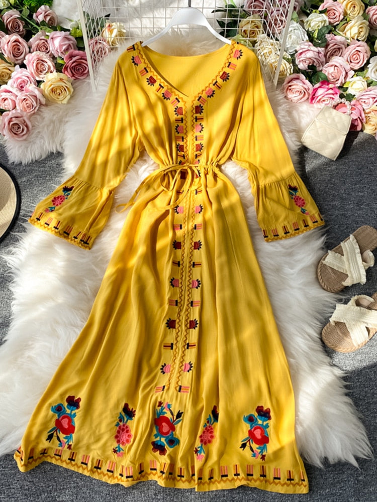 Women Bohemian Ethnic Retro Embroidered Dress