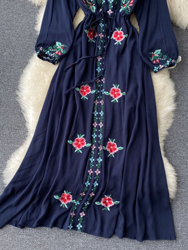 Women Retro Embroidered V-neck Lantern Sleeve Dress