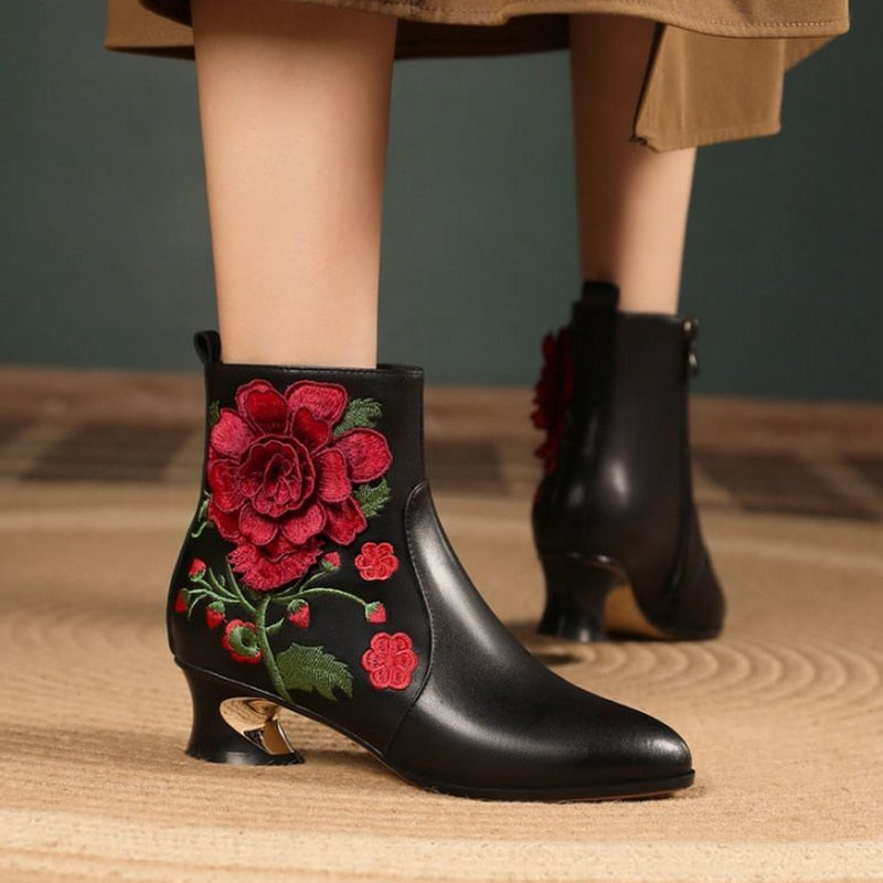 Women Retro Embroidery Floral Ankle Ethnic Style Boots
