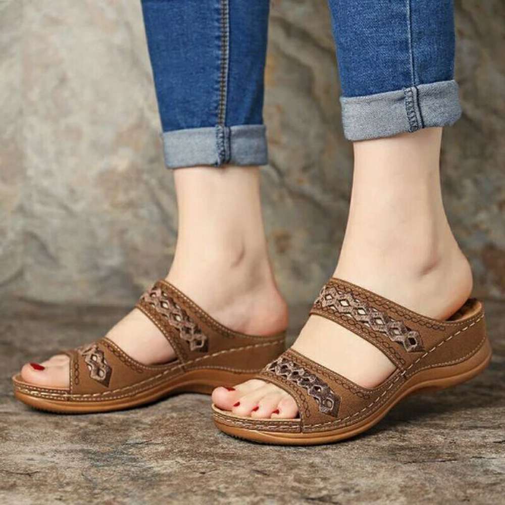 Woman Vintage Wedge Sandals