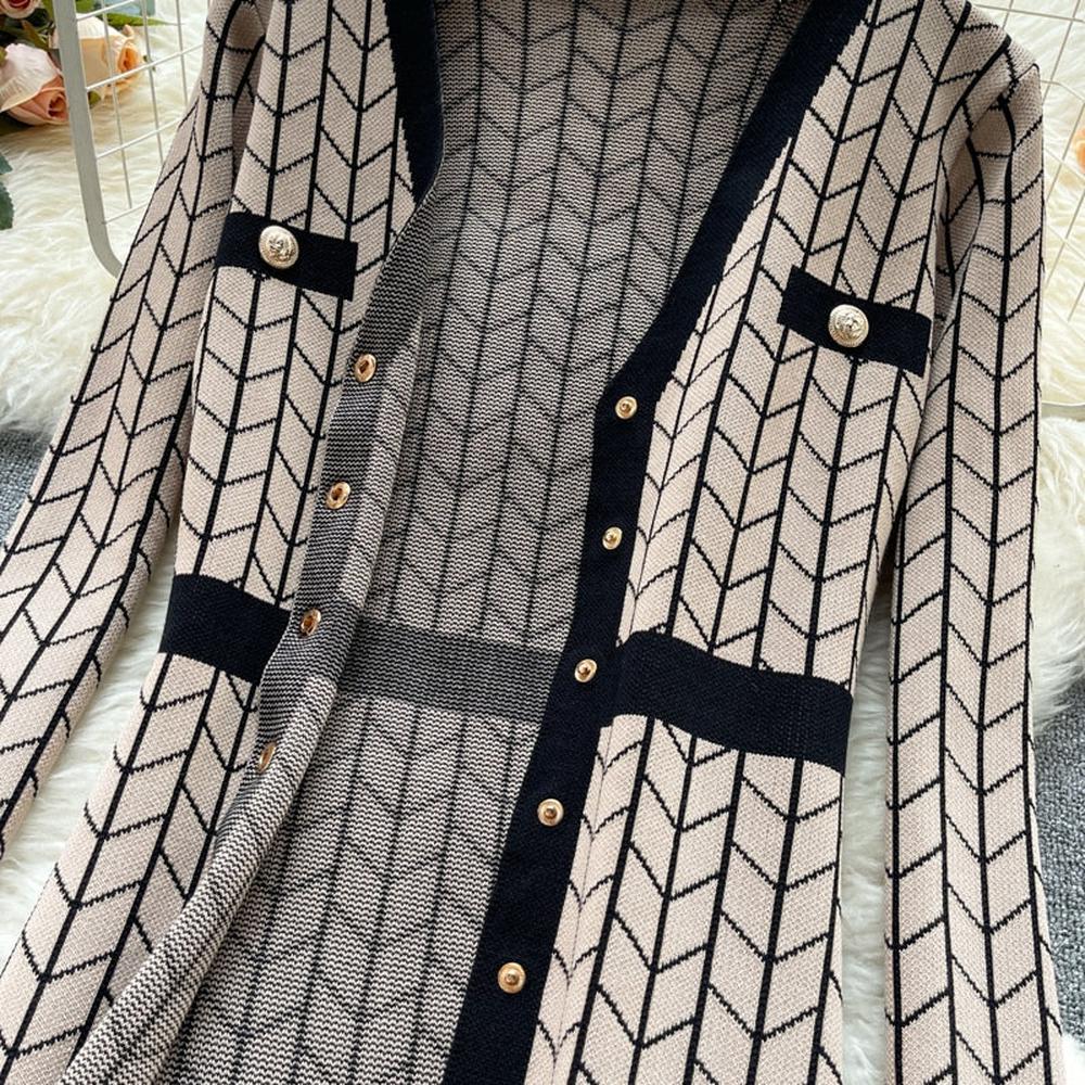 Women Buttons Retro Sweater Dress V-Neck Geometric Pattern Knitted Slim Sheath Bodycon Dress