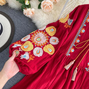Women Bohemian Retro Embroidery Round Neck Puff Sleeve Loose Mini Dress