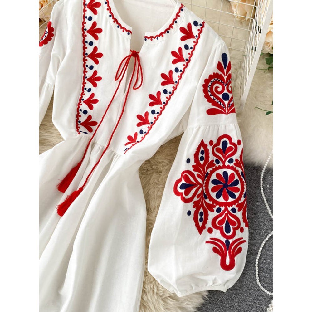 Women Bohemian Embroidered Flower Pleated Dress